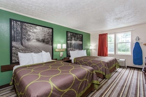 Room - Super 8 By Wyndham Syracuse East (East Syracuse)