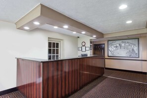 Lobby - Super 8 By Wyndham Syracuse East (East Syracuse)