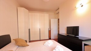 Ảnh chưa phân loại, 2 trong số 38 ảnh, nút
