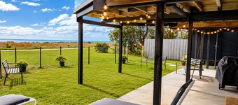 Coastal 3-Bed Haven With Panoramic Views