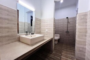 Bathroom - Rhodium Elite Hotel (Islamabad)