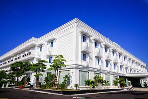 Ảnh chưa phân loại, 2 trong số 23 ảnh, nút