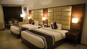 Room - Faletti's Express - Shimla Hill (Lahore)