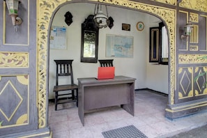 Unclassified image, 4 of 29, button - Hotel O Near Kampung Batik Kauman Formerly Chakra Homestay (Surakarta)
