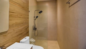 Bathroom - Collection O Near Sanur Beach Formerly Sutji Living (Denpasar)