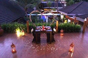 Outdoor dining - Aliyana Hotel & Resort (Temanggung)
