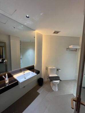 Unclassified image, 3 of 13, button - Wyns Hotel Bandung (Bandung)