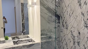 Bathroom - New designer apartment in Lisbon’s vibrant Marvila, the city’s creative hub (Lisboa)