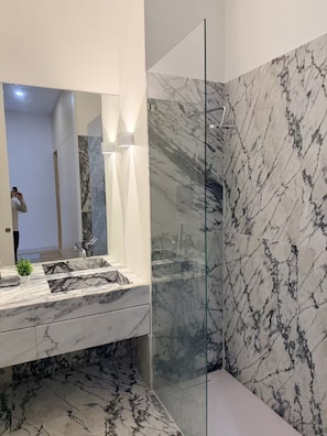 Bathroom - New designer apartment in Lisbon’s vibrant Marvila, the city’s creative hub (Lisboa)
