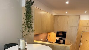 Private kitchen - New designer apartment in Lisbon’s vibrant Marvila, the city’s creative hub (Lisboa)
