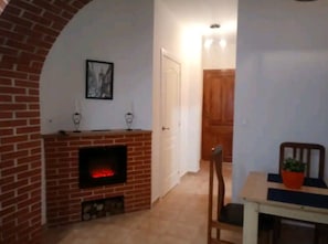 Dining - Fully furnished apartment next to the subway, near the beach (València)