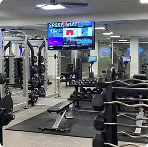 Fitness facility - Luxe & Modern 1-bed with panel living space w Pool, Hot tub, Gym -Marina del Rey (Marina del Rey)