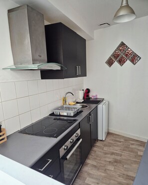 Private kitchen - Vrbo Property (Saint-Gaudens)