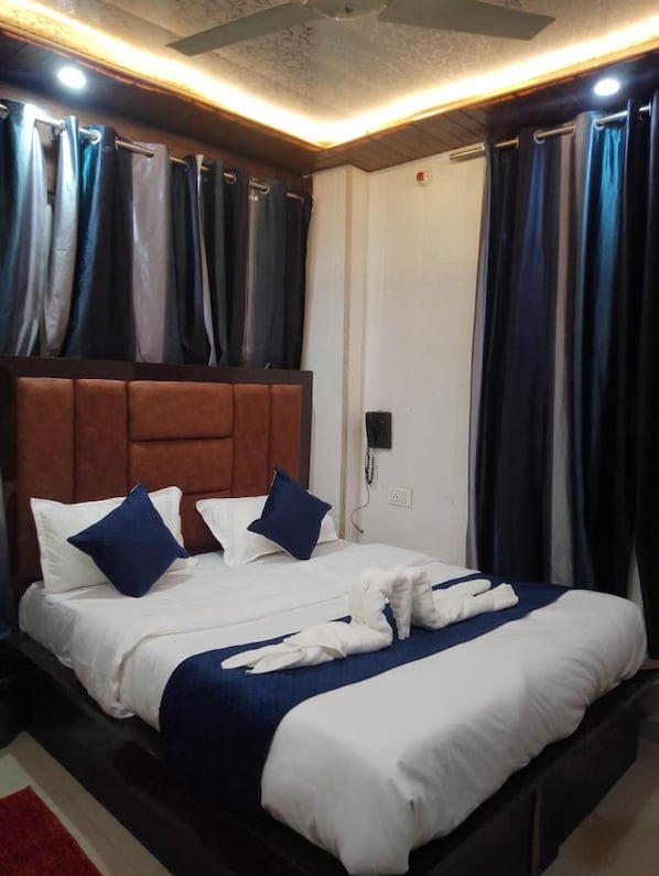 Unclassified image, 1 of 5, button - blue heart guest house (loni gzb)