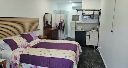 Self-contained room in beautiful rural Queensland location with beautiful views