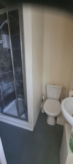 Bathroom - Greystones nawab B sleep 5 in peak park ...Derbyshire dales.. buxton (Flagg)
