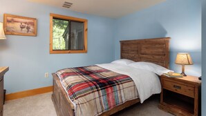 Iron/ironing board, WiFi, bed sheets - Cozy Pocono Retreat - Fireplace, Lake & Game Room (Pocono Pines)