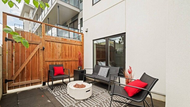 Terrace/patio - Mod Artist Loft | Near University | 10 min to DT (Edmonton)