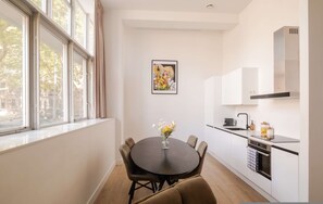 Room - Spacious Duplex in Centre With Free Parking (Rotterdam)
