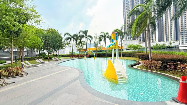 Ảnh chưa phân loại, 1 trong số 64 ảnh, nút