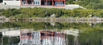 Lakefront Retreat