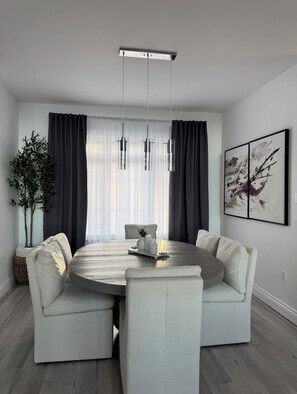 Dining - Lakefront Retreat (Middle Ohio)