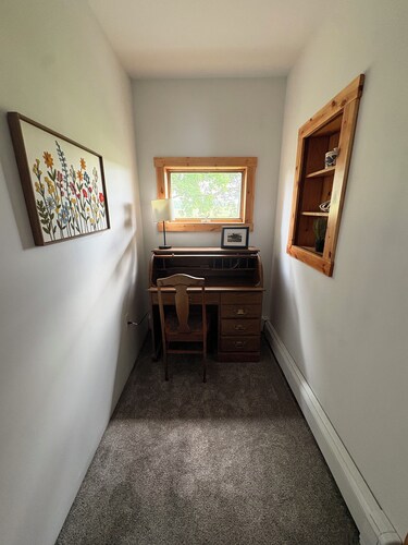 Charming 2-bedroom renovated farm house in Bear Lake perfect for your getaway