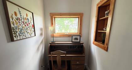 Charming 2-bedroom renovated farm house in Bear Lake perfect for your getaway