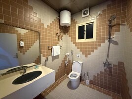 Kostenlose Toilettenartikel, Handtücher, Seife, Shampoo