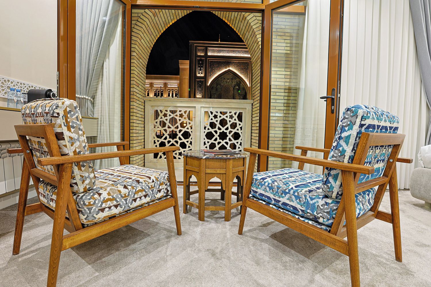 Deluxe Double Room, Balcony, City View | Interior