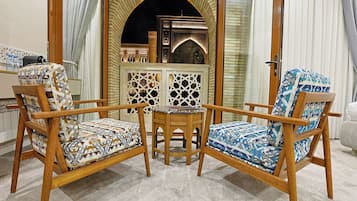 Deluxe Double Room, Balcony, City View | Interior
