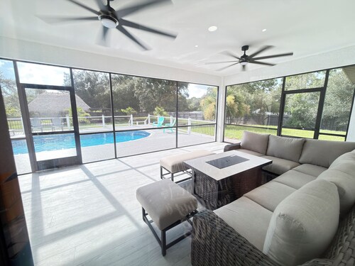 Private Pool & Tiki Bar  3BR/3BA Retreat