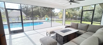 Private Pool & Tiki Bar 3BR/3BA Retreat