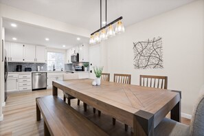 Dining - Cozy Vallejo Home Near SF & Napa (Vallejo)