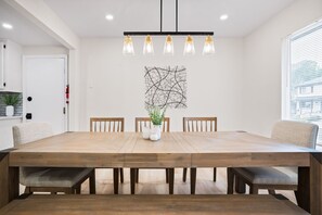Dining - Cozy Vallejo Home Near SF & Napa (Vallejo)