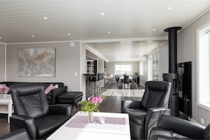 Dining - Unique property with its own beachfront for rent - Kystperlen Lysøysundet (Trøndelag)