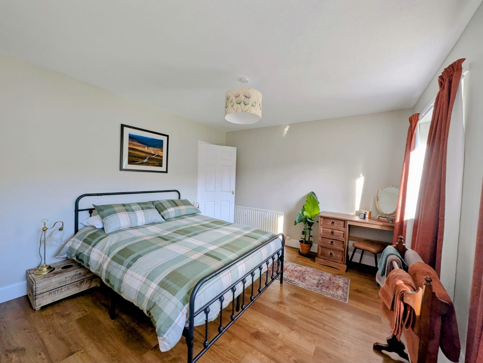3 bedrooms, iron/ironing board, WiFi (free), bed sheets