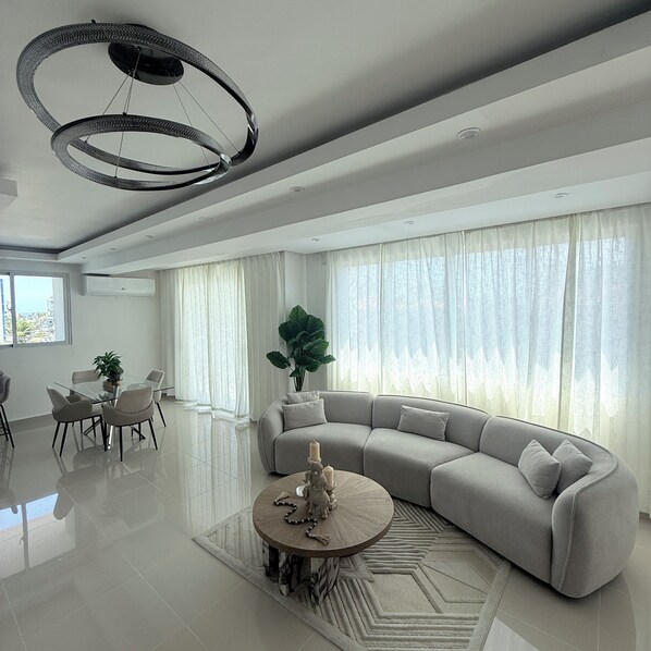 Living area - Case Miami RD - Luxury Living Santo Domingo Este (Santo Domingo Este)