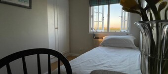 Beautiful coastal cottage in stunning National Trust Parkland with nearby beach!