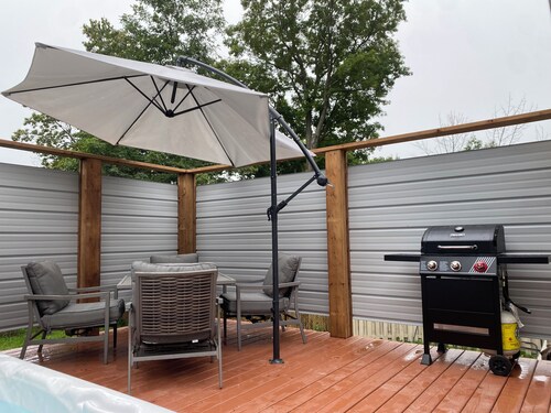 Romantic Spa Escape with Private Hot Tub Near Ottawa