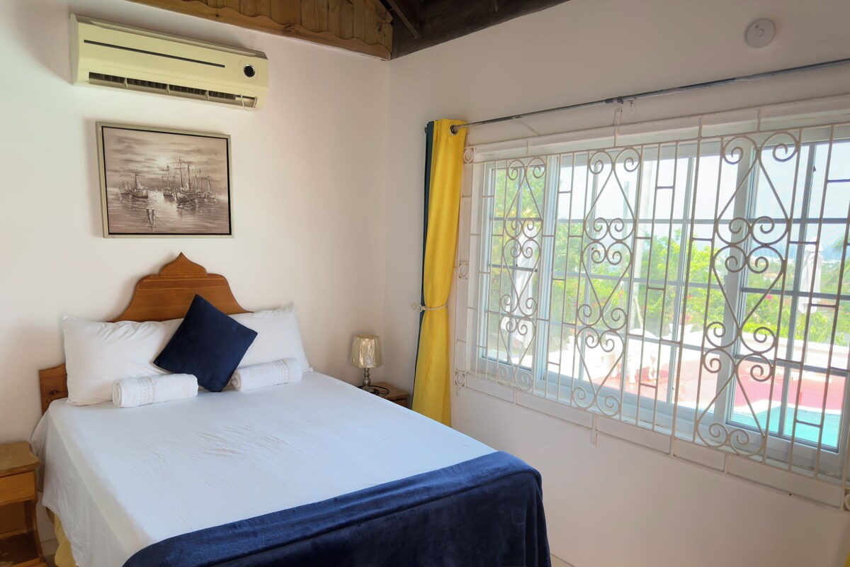 Double Room, Sea View | Blackout curtains, iron/ironing board (on request), free WiFi