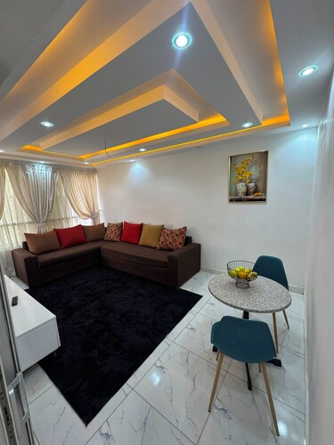 6-bedroom apartment in superb Dakar with cool AC comfort