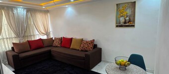 6-bedroom apartment in superb Dakar with cool AC comfort