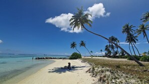 Unclassified image, 2 of 48, button - Wish Heaven (Huraa)