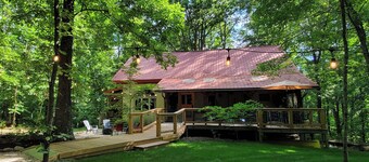 Unique woodland cabin with accessible features- Hawks' Ridge