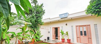 DanCenter Parijat Villas & Suites Pool