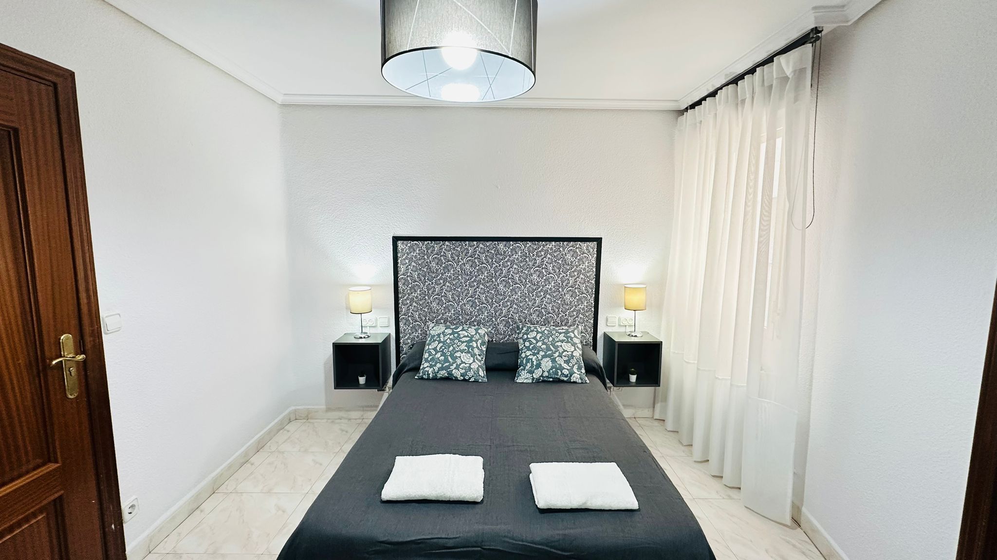 Tweepersoonskamer, privébadkamer
