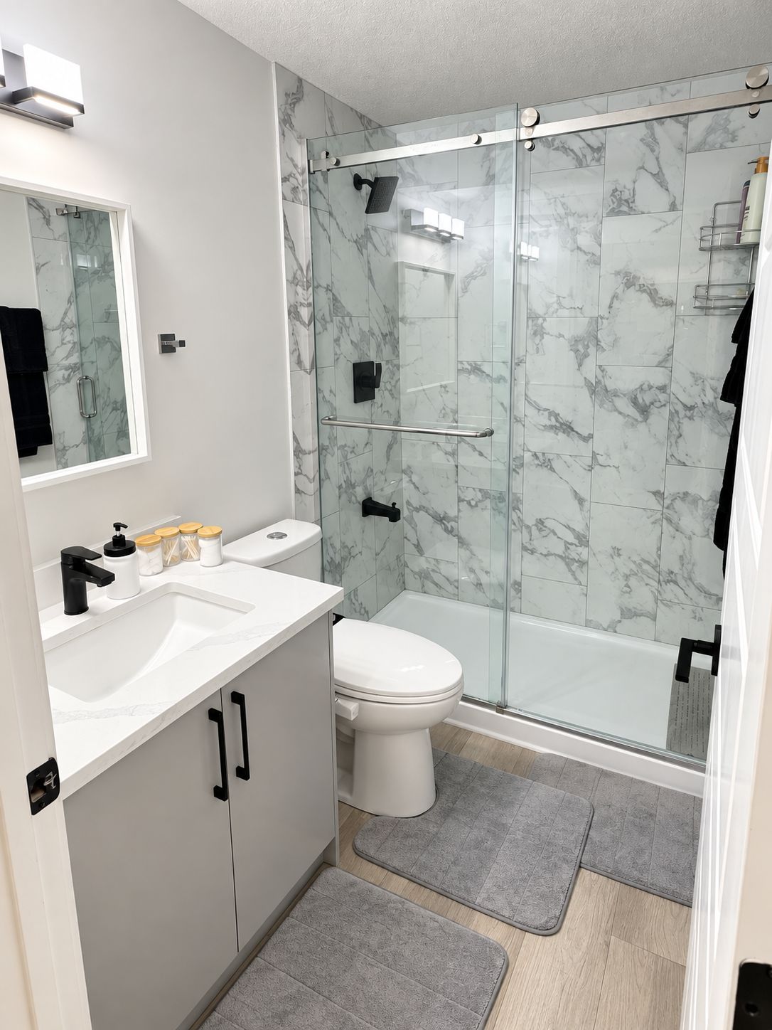 Shower, hair dryer, bidet, towels