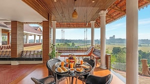 Tempat makan luar