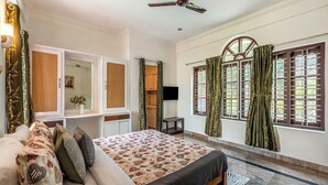 Premium Room | Meja, Wi-fi percuma 
